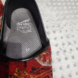 Dansko vegan clogs size EU 37